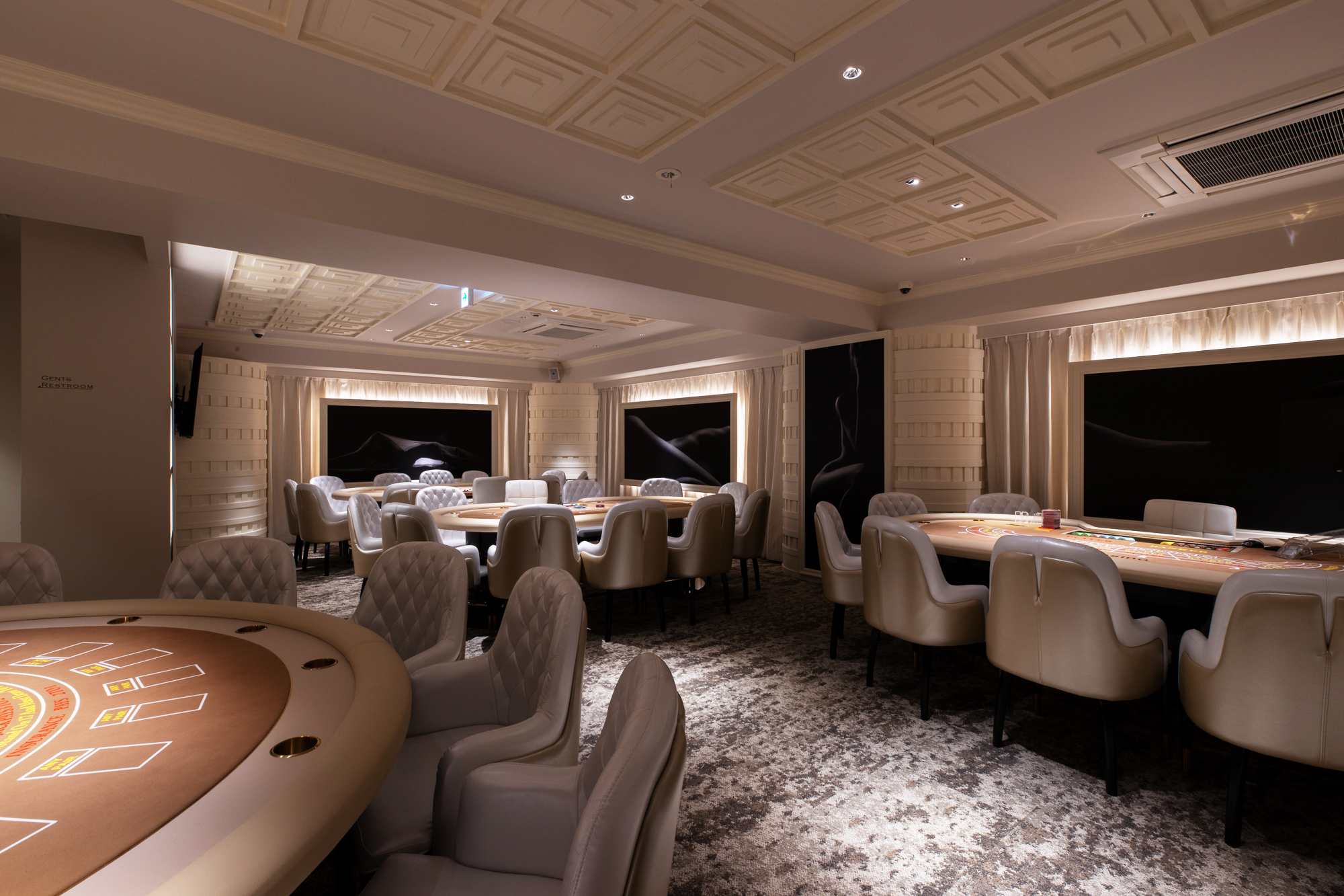 大人が楽しめる空間をテーマに落ち着きを持たせた高級感のあるアミューズメントカジノ 兵庫県のその他アミューズメントのデザイン施工事例 |  店舗設計施工.com