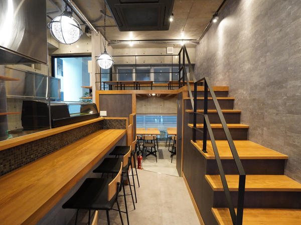 シンプルで落ち着いた店内の雰囲気 東京都の居酒屋・バルのデザイン施工事例 | 店舗設計施工.com