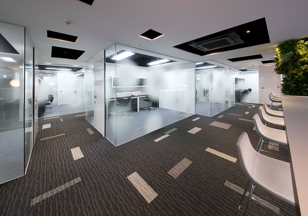 share KARASUMA SOHO+