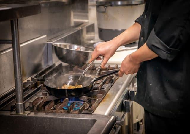 飲食店オーナーが知っておきたい消防法。消防設備の設置基準や届け出などを解説