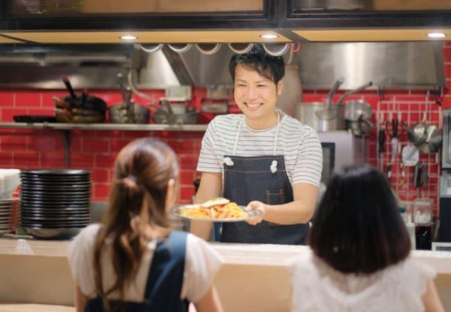 カウンター席のメリット