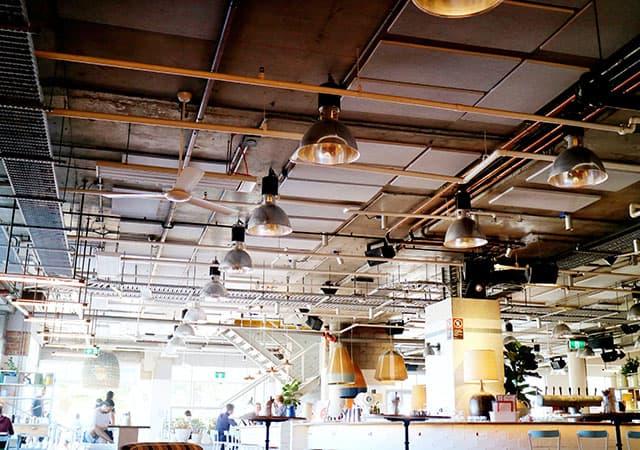 おしゃれで開放的なスケルトン天井