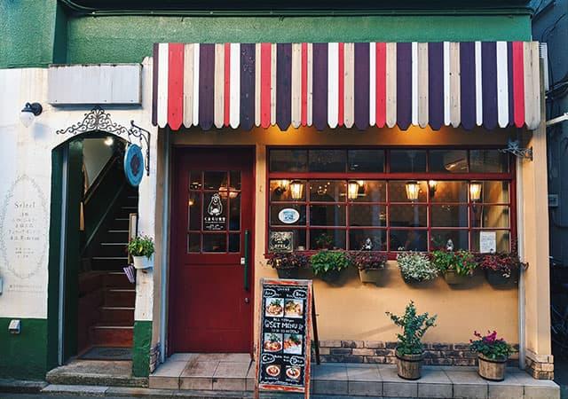 目玉となるメニューは写真やイラスト付きで掲示