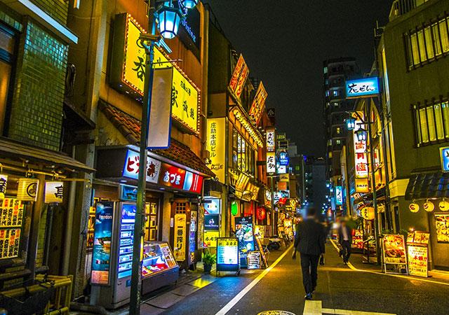 東京の飲み屋街のイメージ